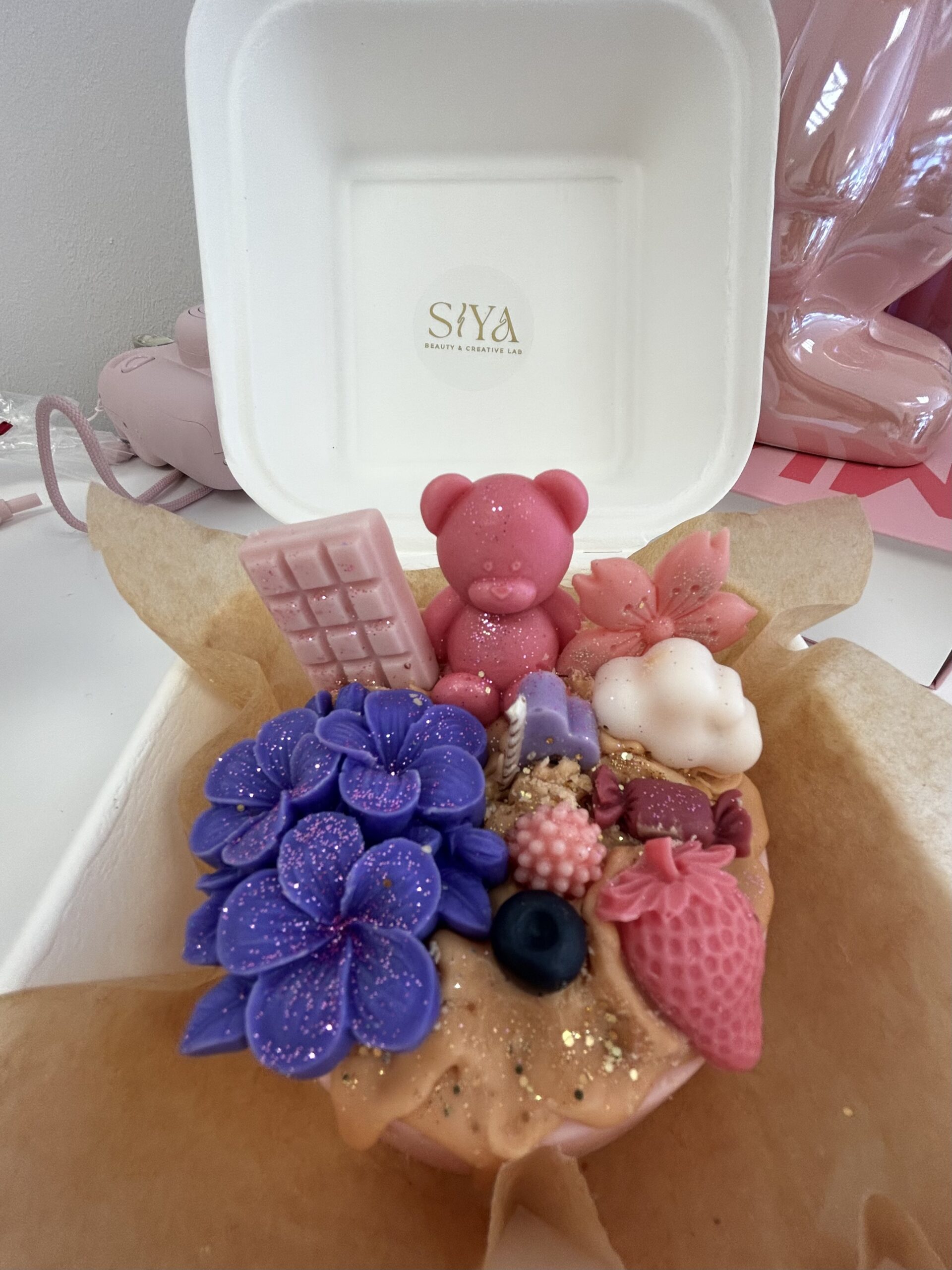 Atelier bougie DIY Bali Secret à Strasbourg — création de bougie naturelle en cire de soja et candle cake chez Siya Lab