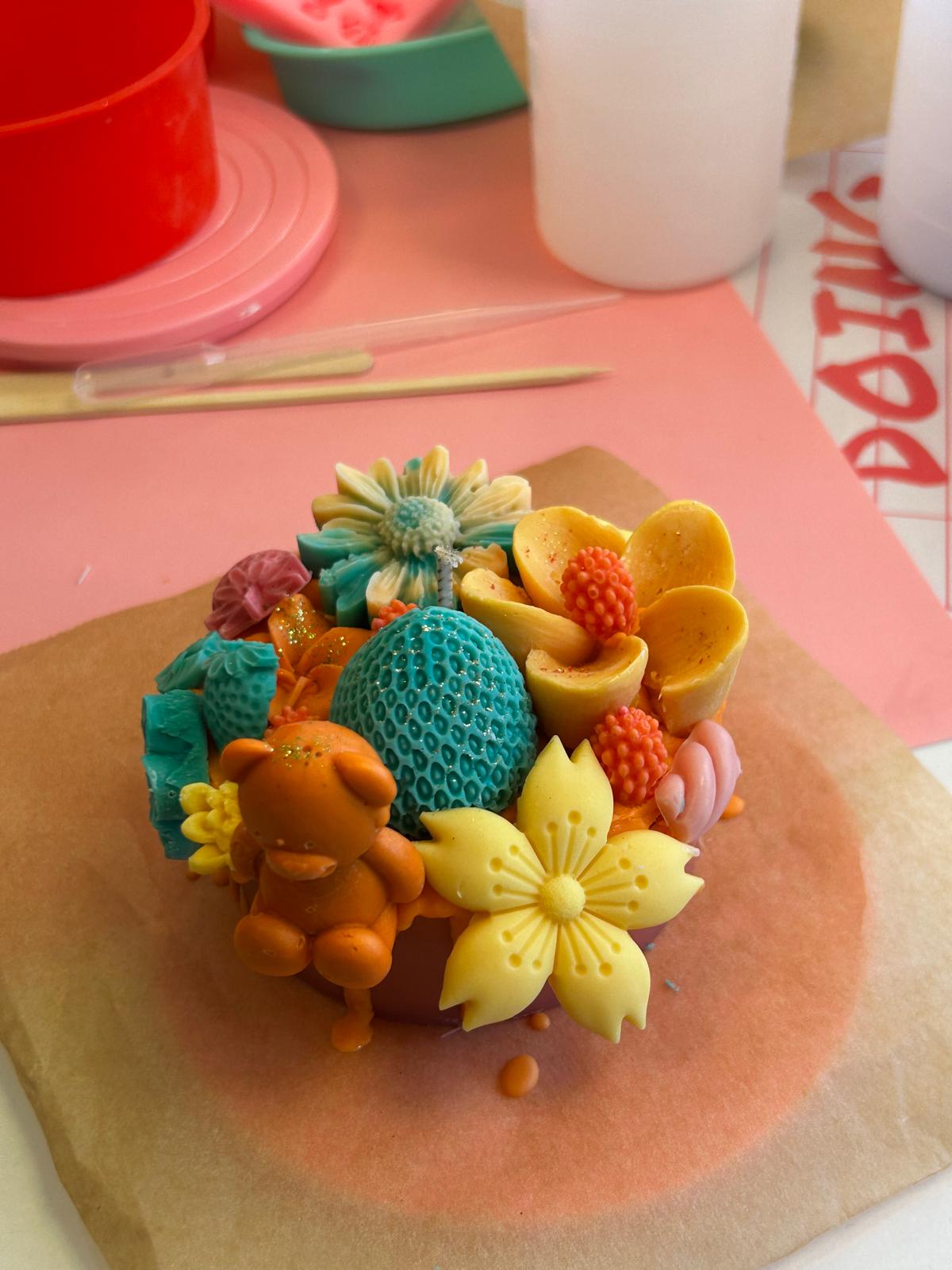 Bougies artisanales en cire de soja et candle cake créées lors de l'atelier Bali Secret à Strasbourg — Siya Lab