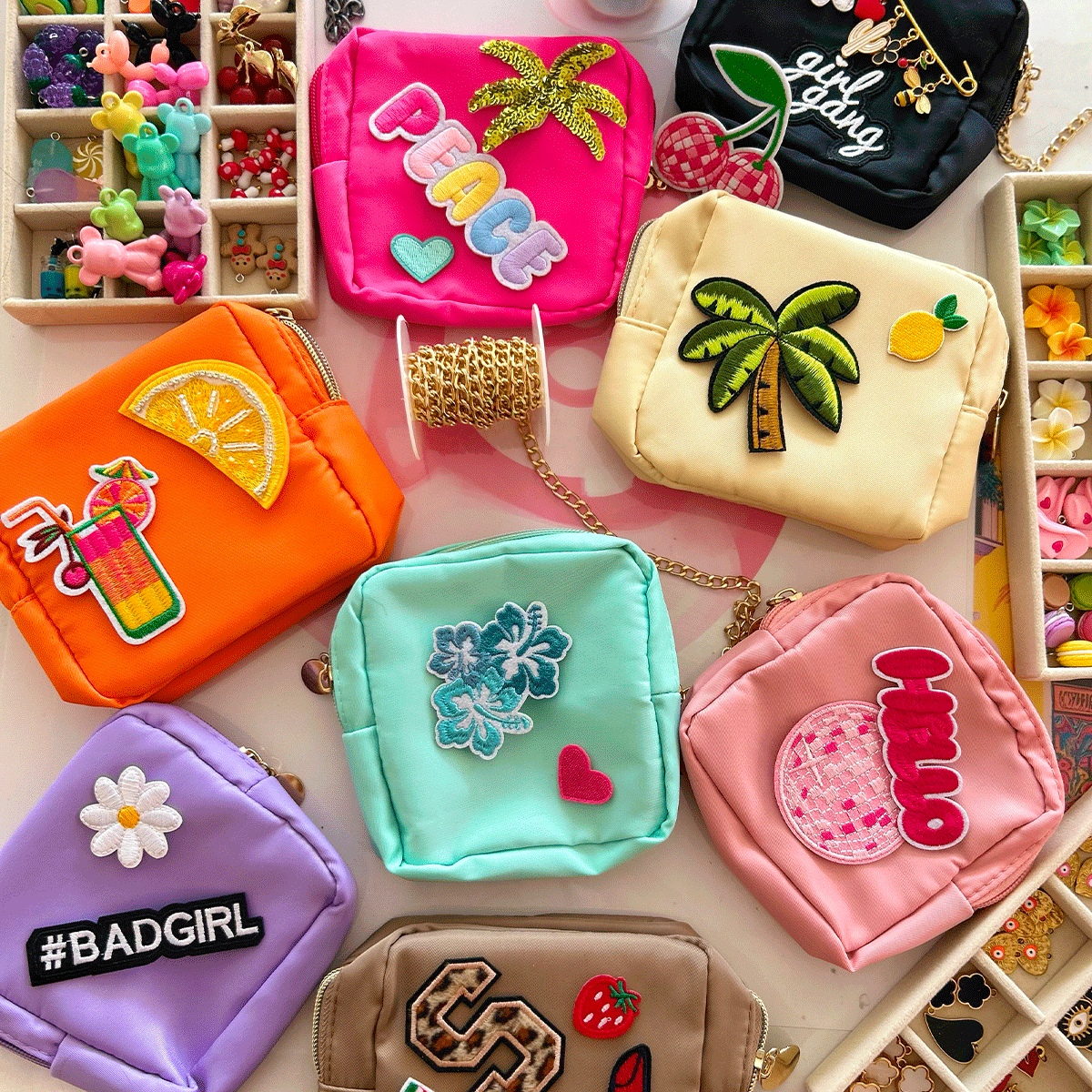 Bar à charms Seoul Pop pour customiser sabots et trousse à Strasbourg — Siya Lab